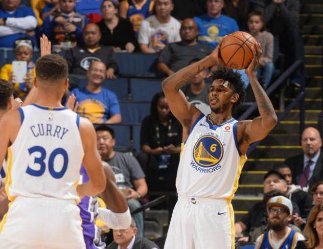 杜兰特半场20分，谢泼德高效，火箭半场57-57独行侠（杜兰特半场轰20分，谢泼德高效发挥，火箭与独行侠半场战成57平）