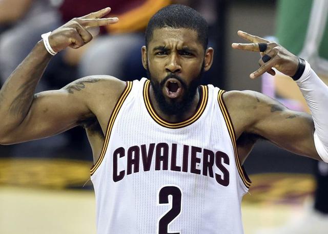 欧冠赛场精彩瞬间：皇马主场2-0取胜,（欧冠精彩瞬间回放：皇马主场2比0告捷）