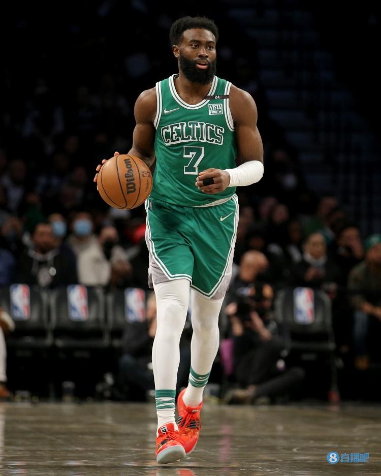 知名装备网站：阿迪达斯将于11月6日发售世界杯球衣，23队谍照泄露（阿迪达斯世界杯球衣将于11月6日开售，23支球队谍照被知名装备网站曝光）