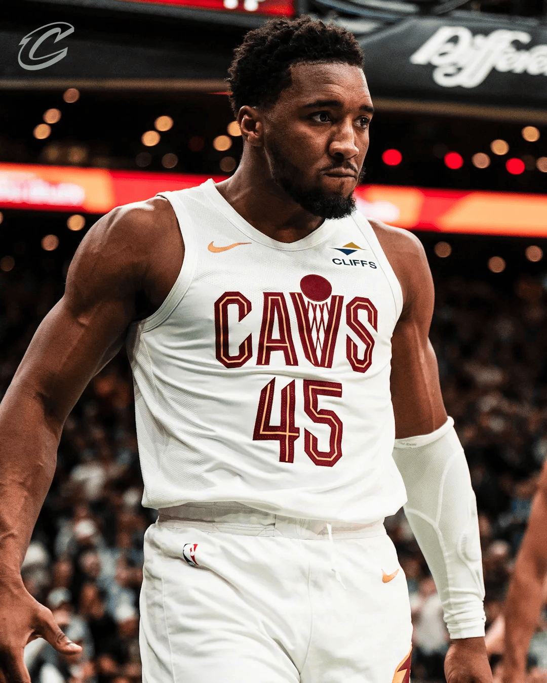 篮球火箭球员赛前训练亮眼（火箭队球员赛前训练表现抢眼）