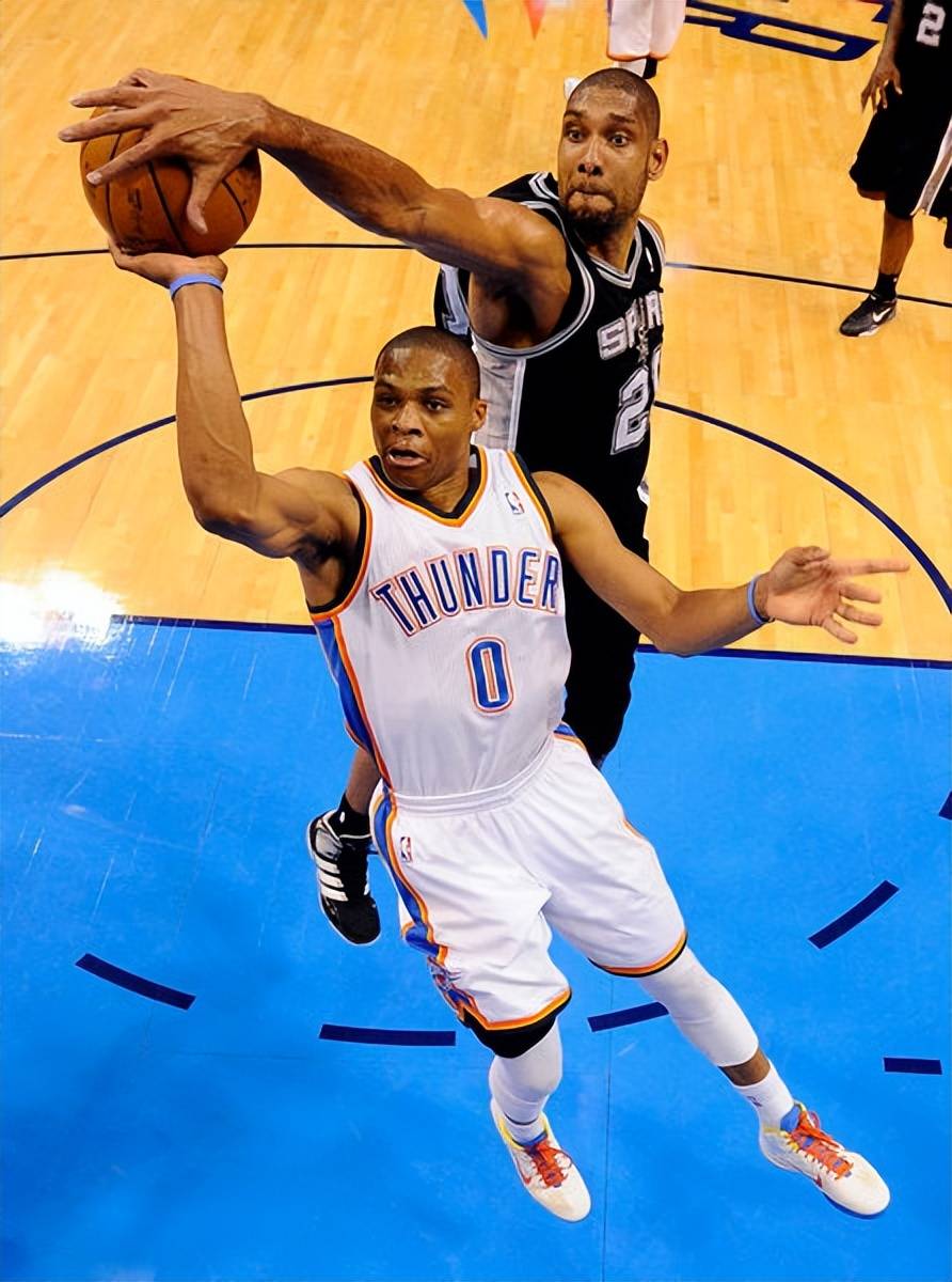 德媒：磁卡需大幅降薪才可能续约，队里已有他的接班人比朔夫（德媒：磁卡若不大幅降薪恐难续约，队内已将比朔夫视为其接班人）