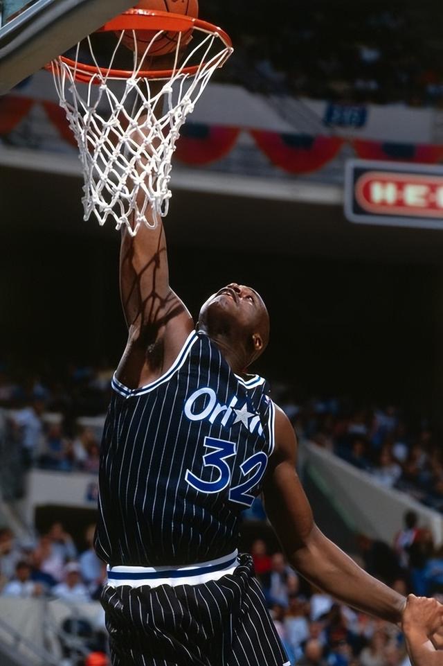 意杯前瞻：那不勒斯三连胜状态回升，卡利亚里20年不进8强（意杯前瞻：那不勒斯三连胜状态回暖，卡利亚里已20年未进八强）